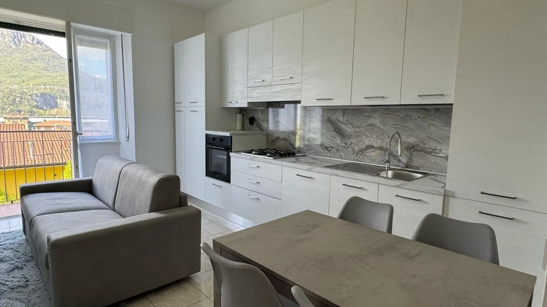 The Landscape - Modern Apartments Lecco 0*,  Italy